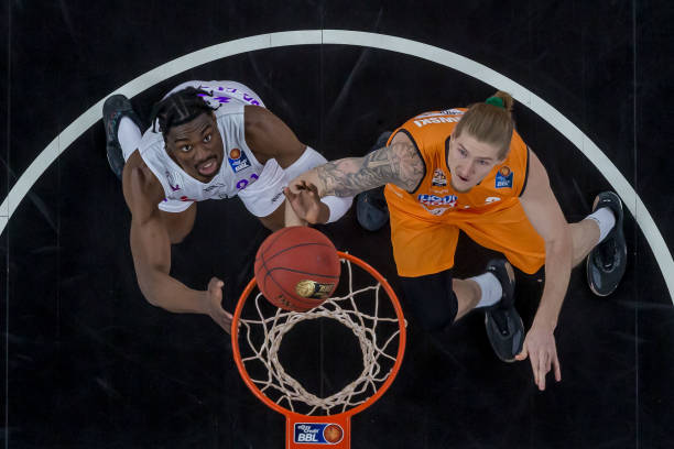 同台竞技 同台竞技