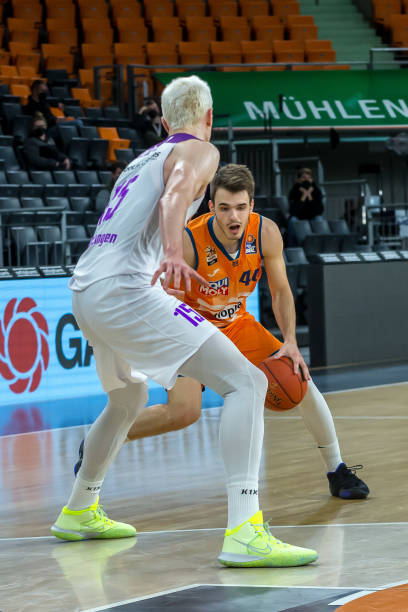 回警局接受 回警局接受