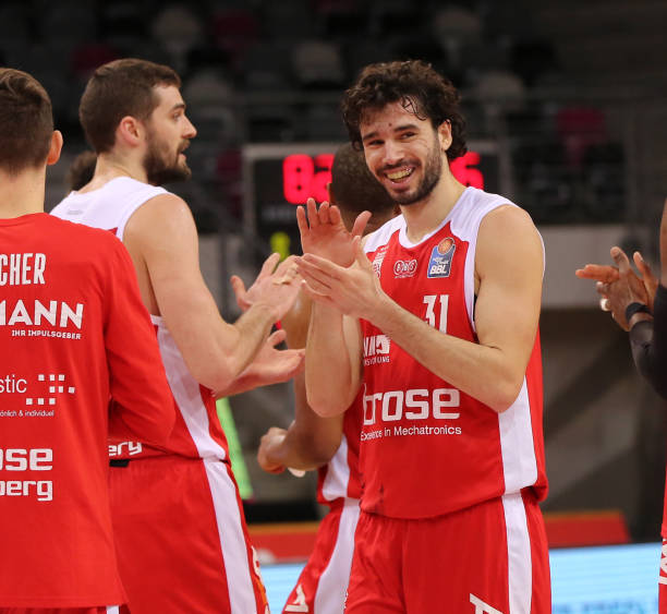 解释了为何 解释了为何